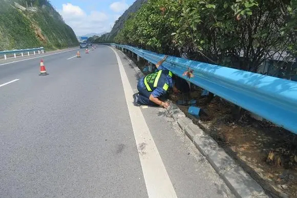 梅州高速路波形护栏